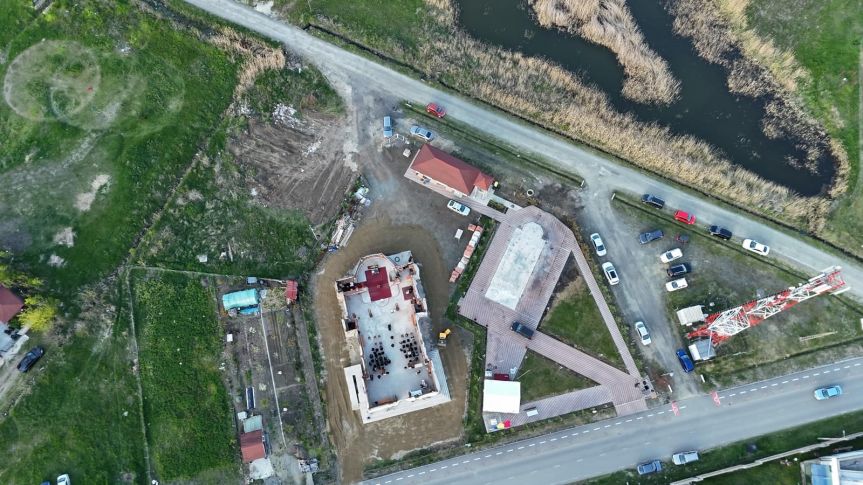 priveliște aeriană a bisericilor